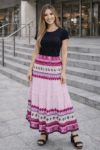 Falda Larga Rosada en tiempos